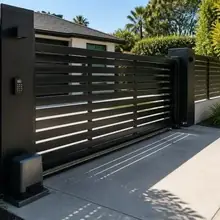 Automatic driveway gate by Apexguard Fence
