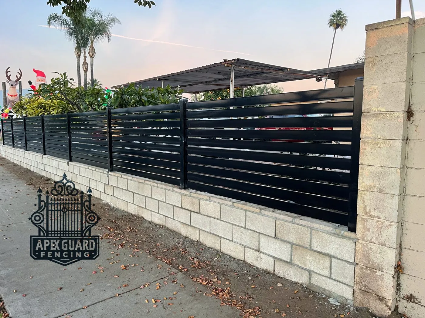 Horizontal slat semi-privacy metal fence
