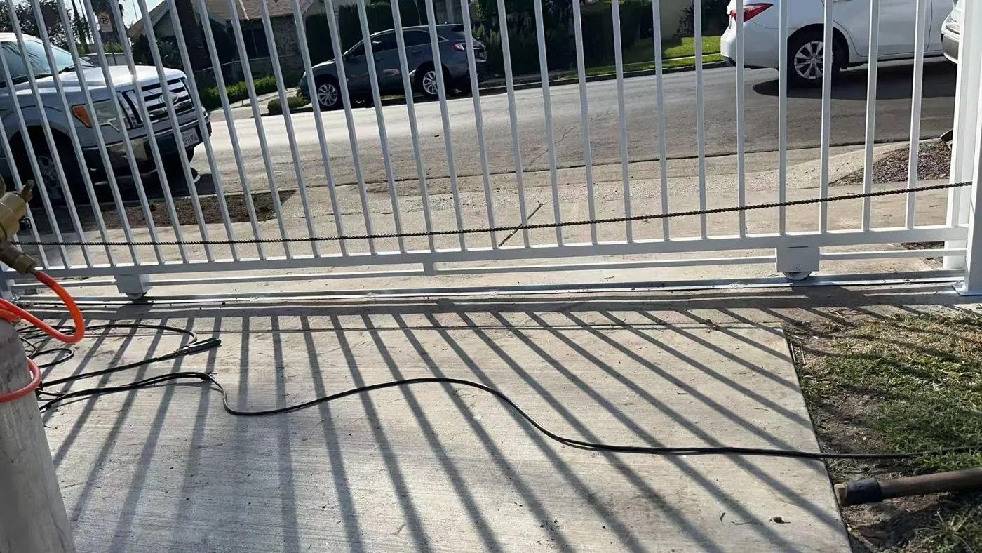 White vinyl privacy fence
